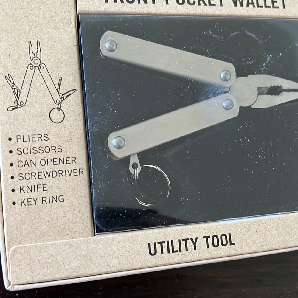 Dockers gift set front pocket wallet ID holder with utility tool - Picture 8 of 9